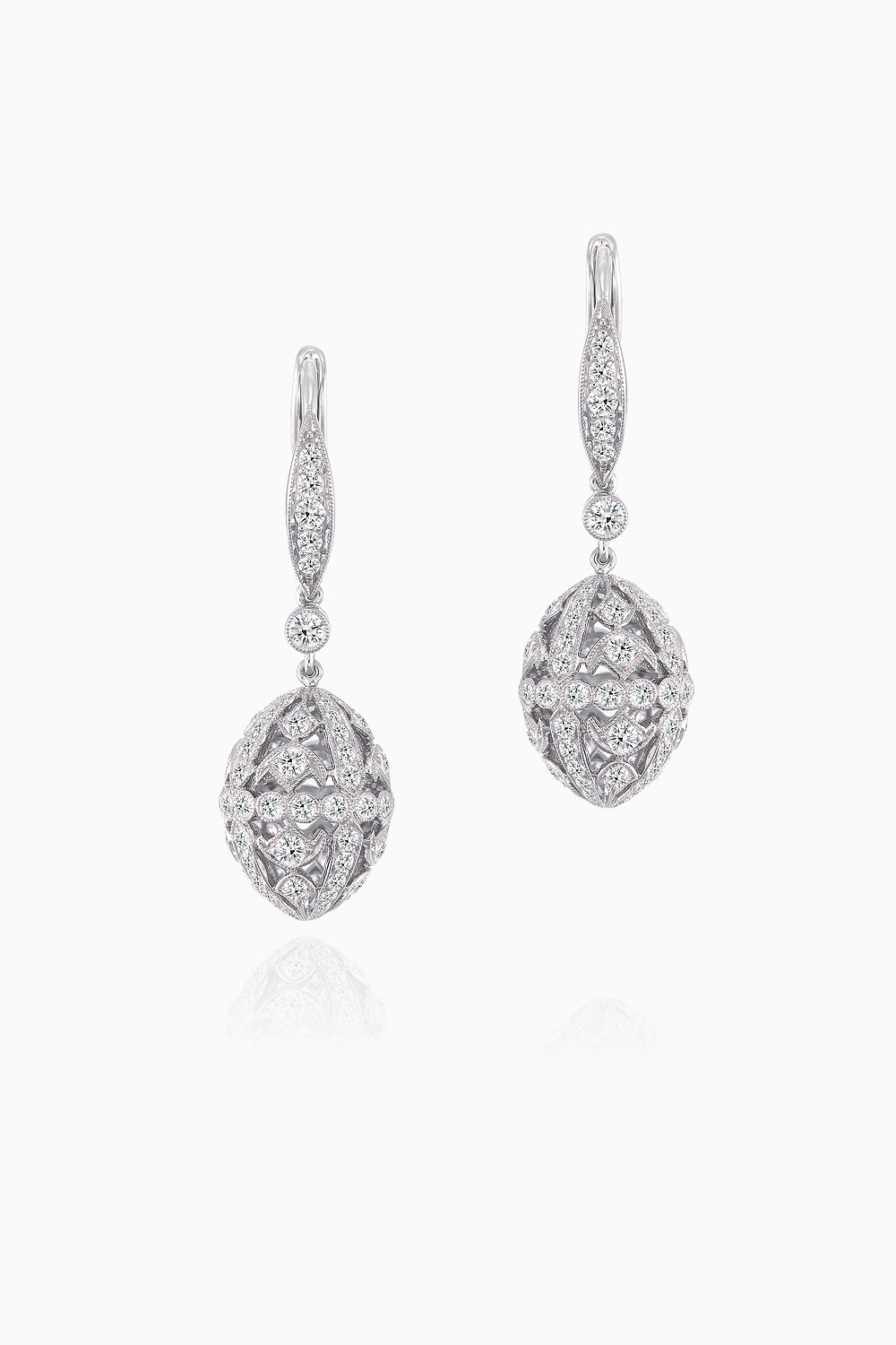 Emotion Earrings in White Gold